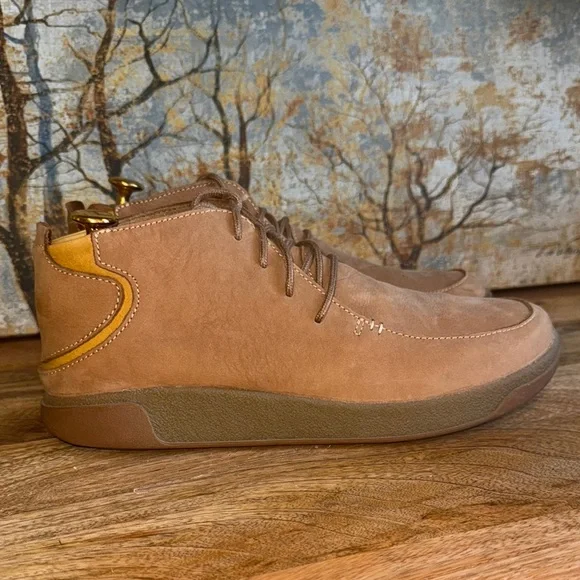 OluKai Men\'s Tan Chukka Boots Papakū  main image 3